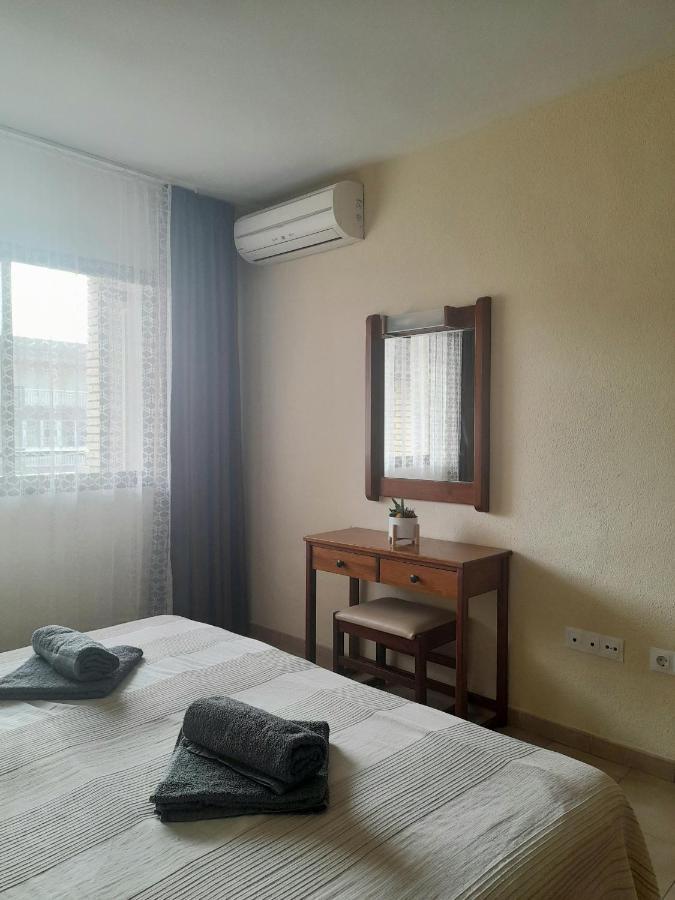 Nice Apartment In Hotel Ronda 4 First Beach Line 푸엔히롤라 외부 사진
